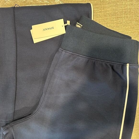 SPANX Navy Wide Leg Flare Pants – Size S – 31” Inseam – NWT - Picture 6 of 7